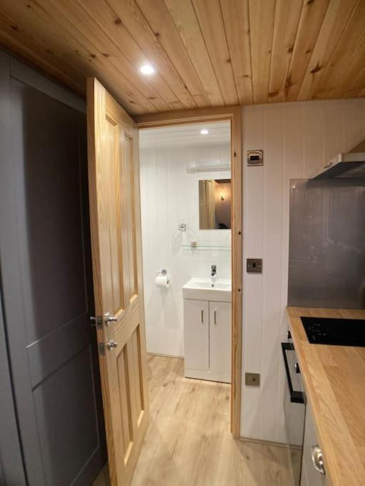 The Ashmere Tiny House Coldingham Екстериор снимка